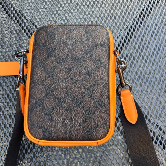 coach Stanton Crossbody In Signature Canvas With Bear cl437 - Picture 2 of 9